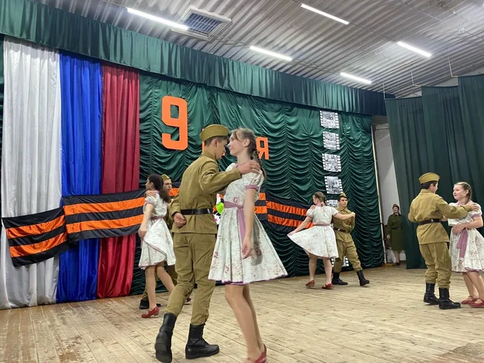 "Майский вальс" в исполнении группы "Ритм"